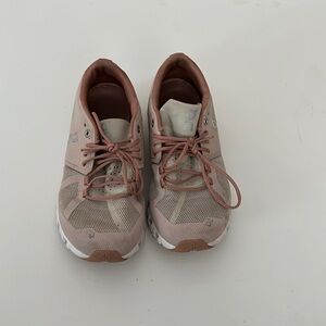 on cloud tennis shoes